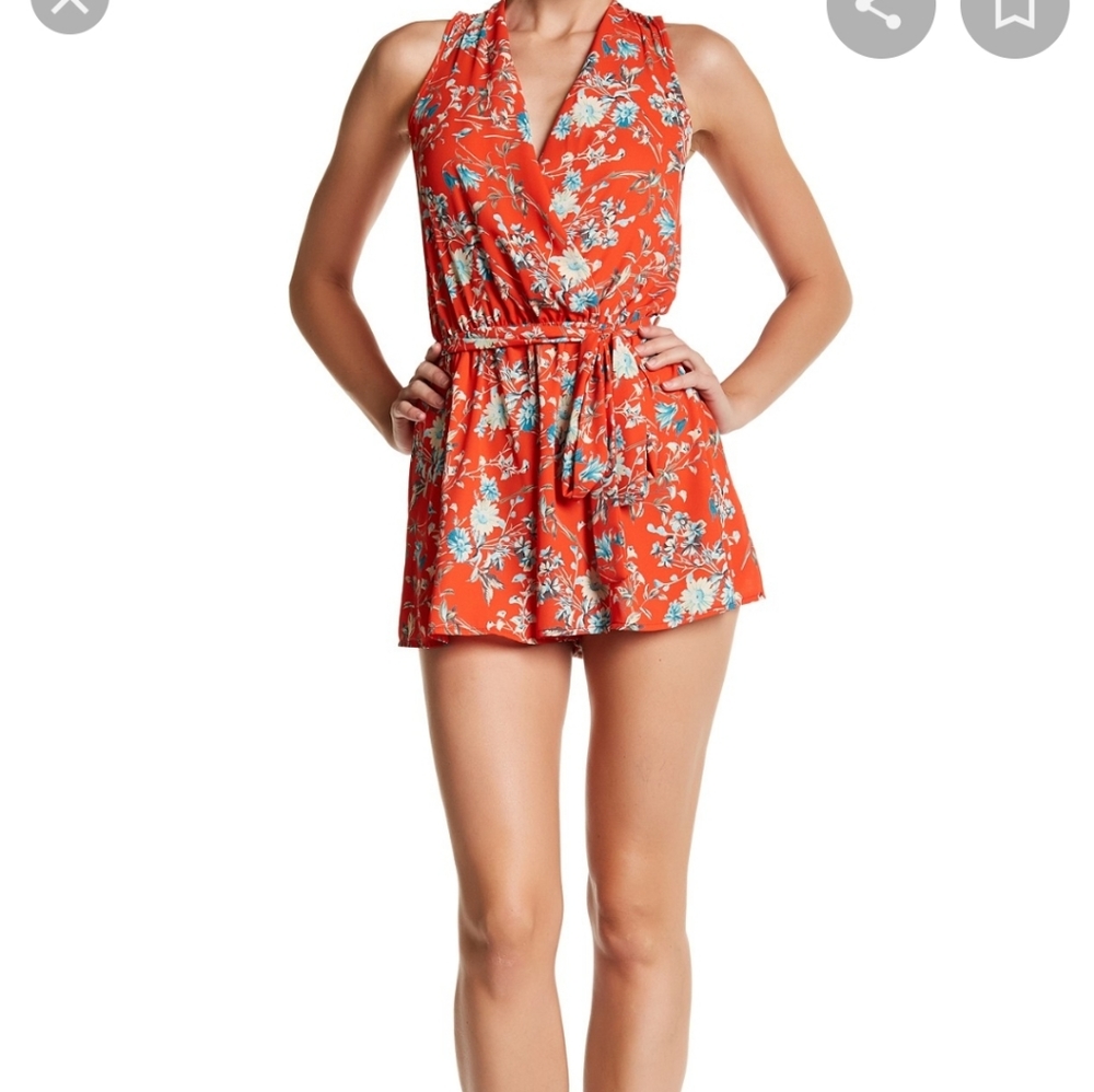 NWT LOVE ZOE Faux Wrap Open Back Romper. Orange Floral Sleeveless, Size Small